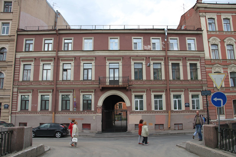 дом Никонова на набережной Адмиралтейского канала, 7